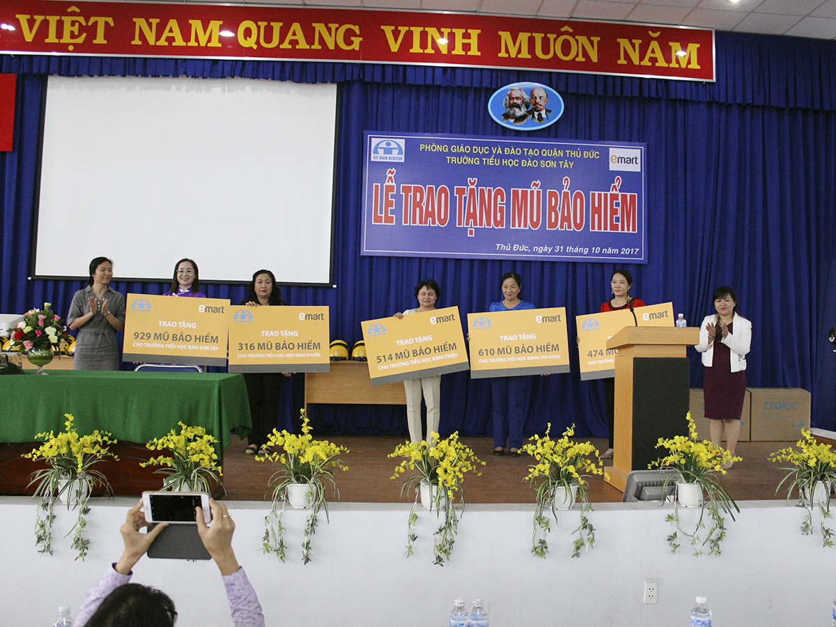 gan-3000-hoc-sinh-tieu-hoc-quan-thu-duc-duoc-nhan-nen-bao-hiem-dat-chuan-2